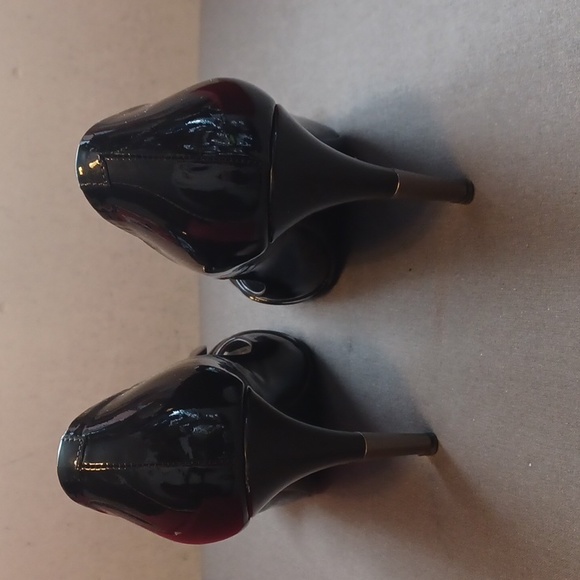 Roger Vivier Pumps - Picture 3 of 8
